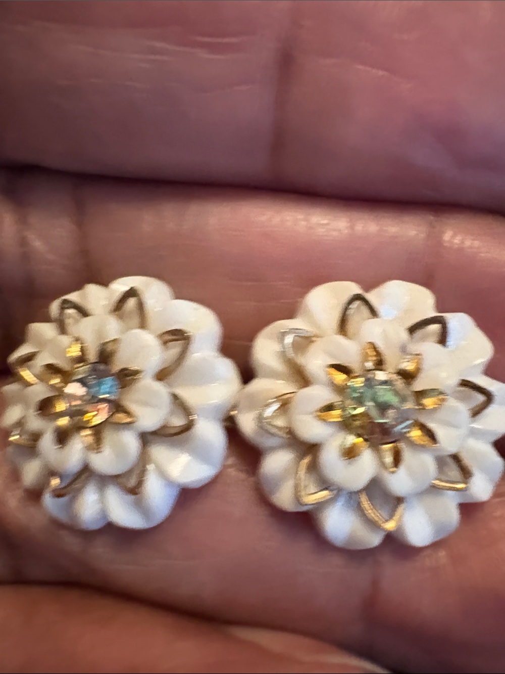White Floral Pierced Earrings with Gold Accents Vintages Screw Ons like New